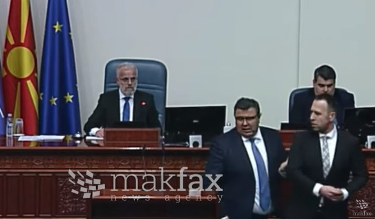 Јанушев до Џафери: До вечер чекам извинување!