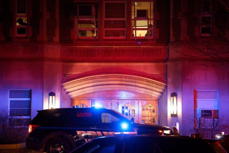 Пукање на Универзитетот во Мичиген, три лица загинаа