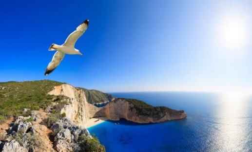 Плажа во Грција годинава затворена за туристи поради опасност од одрони