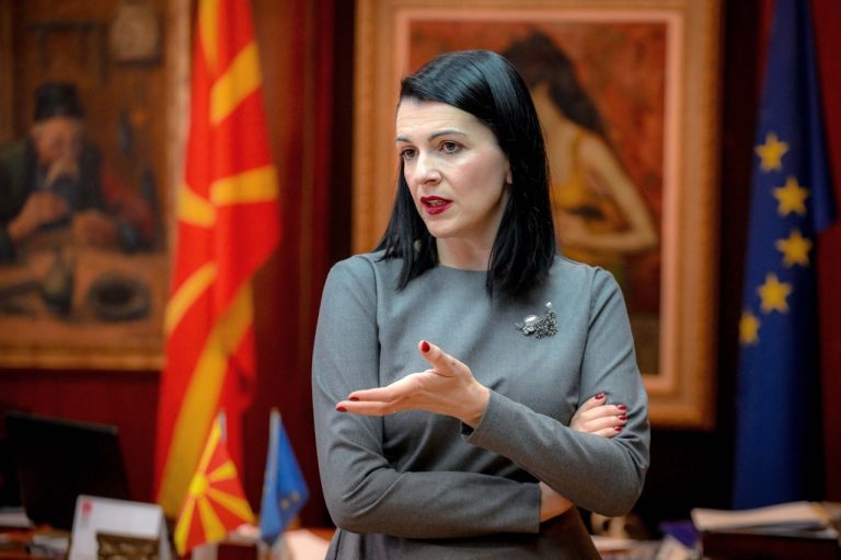 Костадиновска-Стојчевска на чествување на 100-годишнината од раѓањето на Ацо Шопов во седиштето на УНЕСКО во Париз