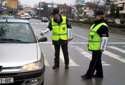 Од 126 сообрќајни прекршоци во Скопје, над половината се за брзо возење