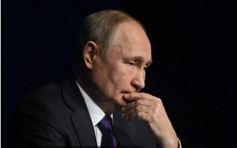 „Сан“: Документите на Пентагон откриваат дека Путин прима хемотерапија