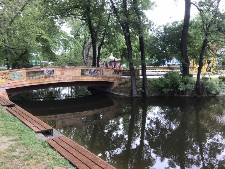 ЈП “Улици и патишта ” Скопје започнува со активности за чистење на езерцата и каналите во градскиот парк