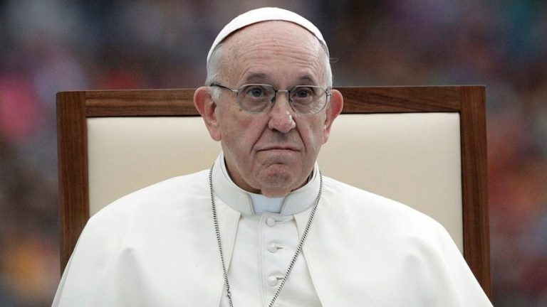 Папата е болен,  не прима посетители