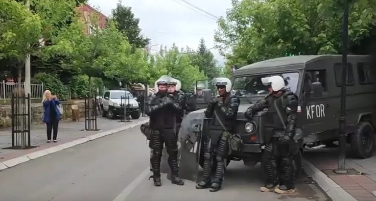 САД со барања до косовската Влада: повлечете ја полицијата од општинските згради, градоначалниците да работат од други локации