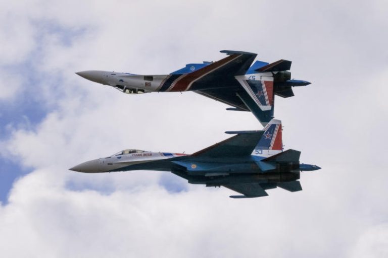 За влакно избегнат судир меѓу авион на полската гранична стража и руски борбен авион