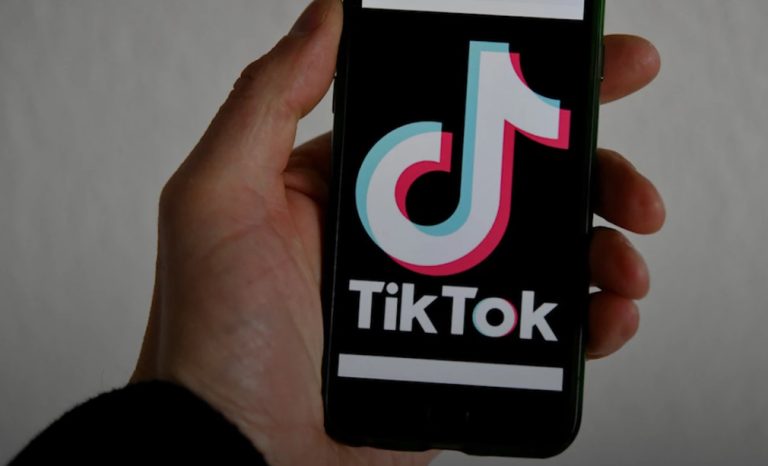 Правни пречки ја кочат забраната за социјални мрежи за малолетници во Германија