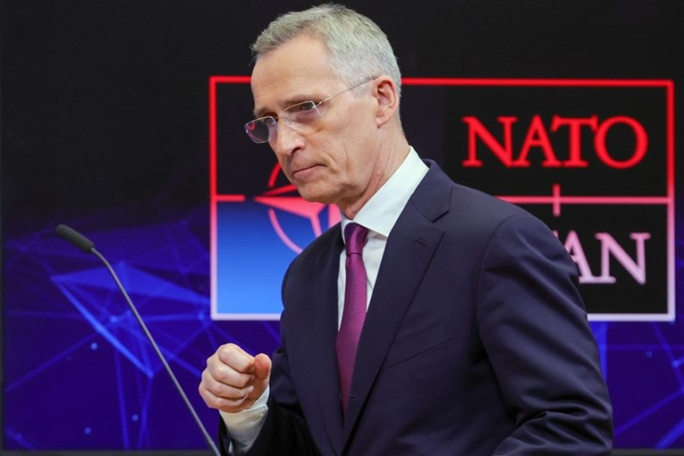 Столтенберг останува шеф на НАТО оти земјите не можат да се договорат кој да го наследи