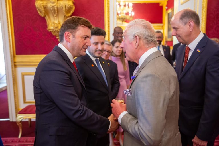 Османи до Кралот Чарлс Трети: Благодарни сме за тридецениската поддршка на Македонија од Обединетото Кралство