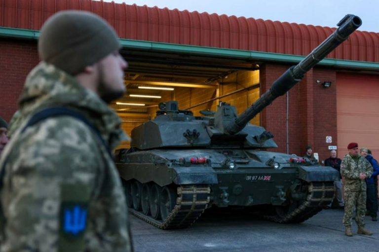 Украина: Фокусот на војната е префрлен во Мариупол, тенковите Челинџер се подготвени
