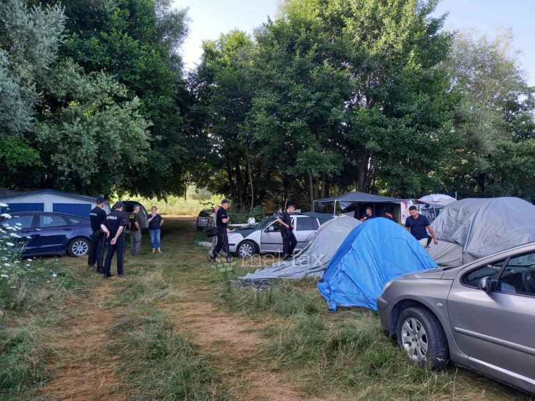 (Галерија) „И не би час“: Преземени мерки против дивите кампери во Љубаништа со помош од полицијата