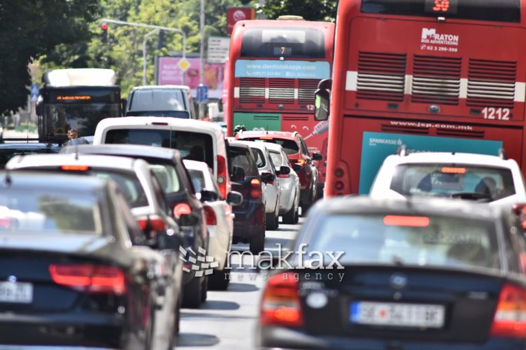 За сообраќај затворени неколку сообраќајници во Скопје