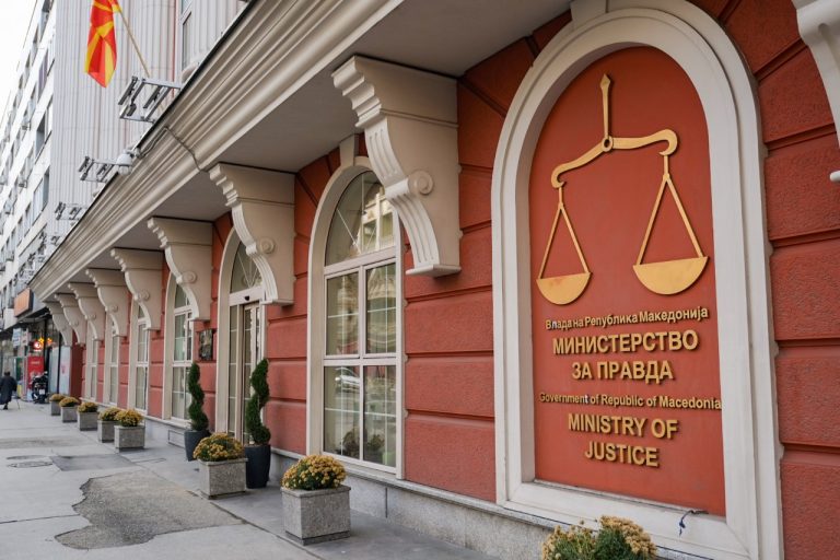 Јетон Шасивари ја презеде функцијата министер за правда