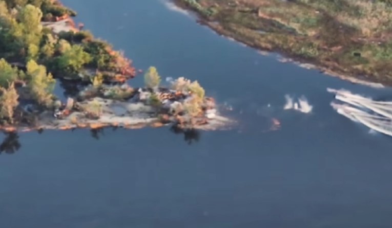 (Видео) Украинците детално го снимија нападот на специјалците врз Русите на реката Днепар