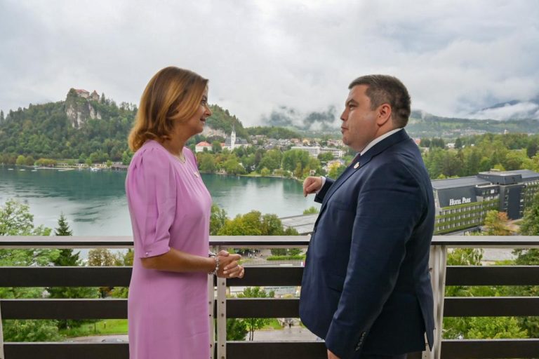Mаричиќ – Фајон: ЕУ отвора шанса што не се пропушта, Словенија со поддршка за следниот чекор