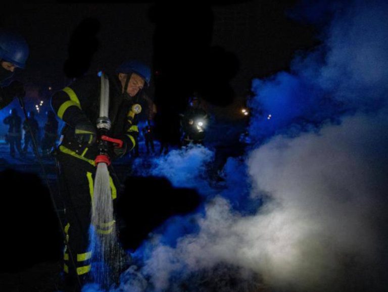 (Видео) Голем напад со дронови врз Киев, експлозии одекнуваа два часа