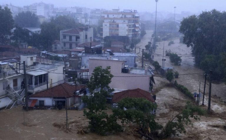 Невидена бура го поплави Балканот: најмалку пет мртви во Грција, Бугарија и Турција