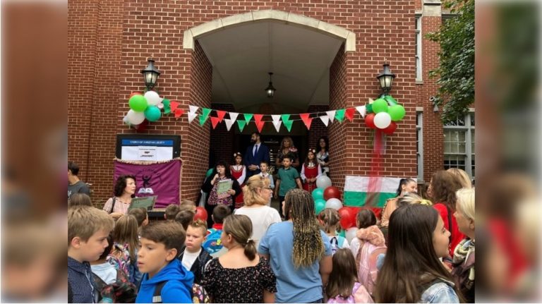 Бугарски образовен центар „Знаење“ Чикаго: Бугарскиот јазик веќе е вклучен во дипломите на учениците од американската држава Илиноис