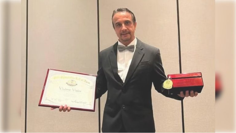 Владимир Владев стана првиот бугарски акробат во Куќата на славните во гимнастиката на САД