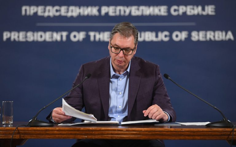 Вучиќ најави вонредни парламентарни избори