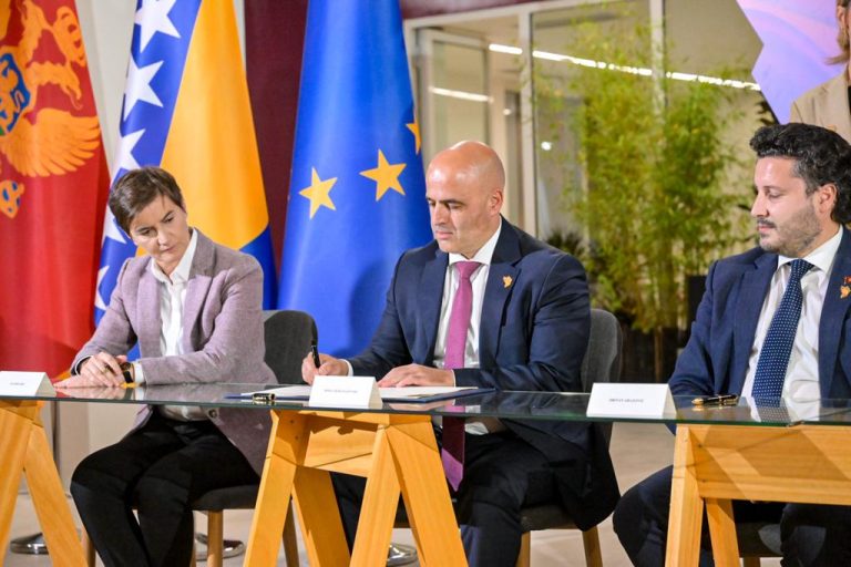 Лидерите од Западен Балкан потпишаа Договор за признавање на квалификациите на медицинските сестри, ветеринарните хирурзи, акушерки и фармацевти