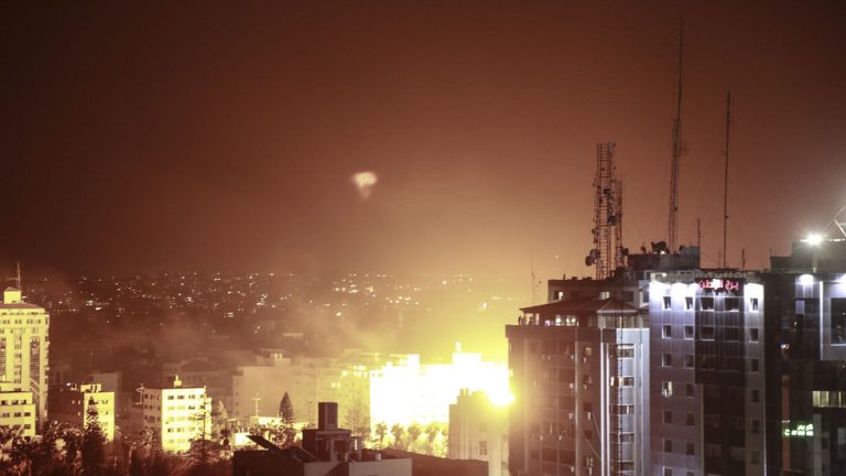 Израелскиот министер за одбрана најави дека ќе има акции во три фази во Газа