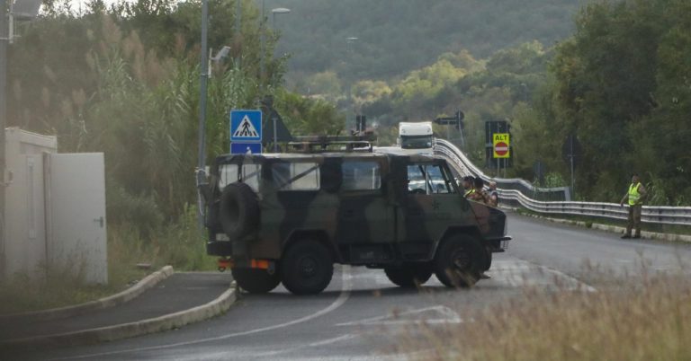 Италија праќа војска на границата со Словенија