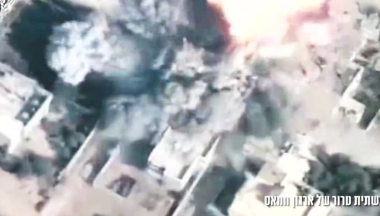 Израелски воени авиони погодија 150 „подземни цели“ во Газа, соопшти армијата