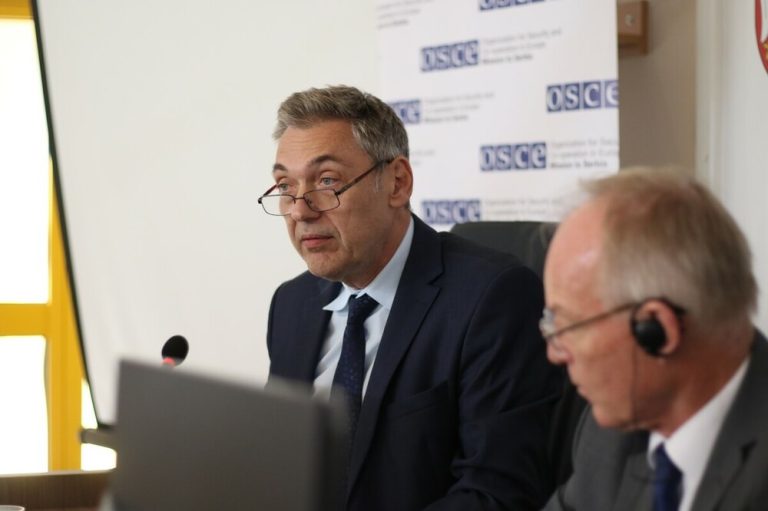 Дојков: Правото на информирање на мајчин јазик е едно од најголемите достигнувања на европската култура