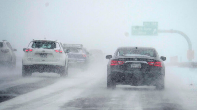 Во невремето во Украина10 лица загинаа, ветрови носат се пред себе