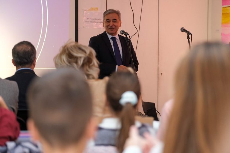 Пенов со порака за младите: Вие ќе го продолжите патот што го градиме со нашите партнери и пријатели од Европската Унија