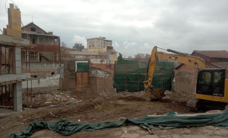 Разрешен директорот на скопскиот Конзерваторски центар по скандалот со уривањето на хотелот Шар Ан