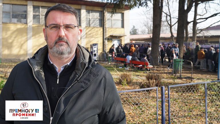 Стоилковски: На минусни температури граѓаните се туркаат пред импровизиран пункт за лични документи, наместо ред Спасовски продуцира неред