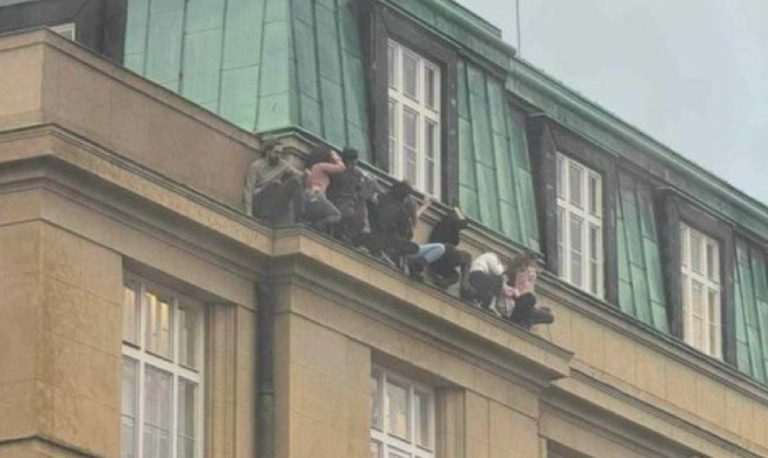 Масакр во Прага: убиени најмалку 10 лица на Универзитет, а дестици се повредени