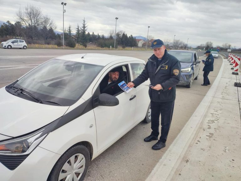 „Биди подготвен за безбедно патување во зима, користи зимска опрема“– превентивна активност на СВР Скопје и РСБСП