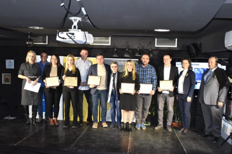 ЗНМ И УНДП ги доделија наградите за новинарски стории за 2023 поврзани со загадувањето на воздухот во земјава