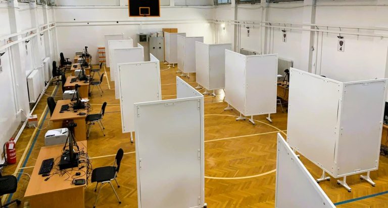 Шалтерите за издавање готови документи во МРТВ ќе работат и в сабота