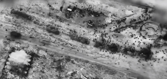 Над 100 луѓе загинаа, стотици се ранети во израелски напад врз палестинци додека чекале храна