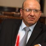 Азески е избран за вршител на должностa претседател на Коморскиот инвестициски форум