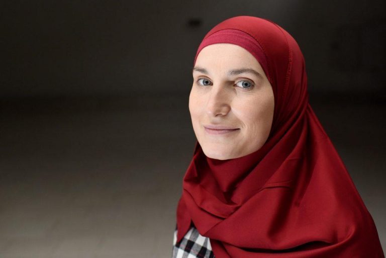 Активистката Мерсиха Смајловиќ е кандидат за претседател на Македонија