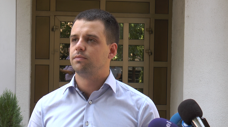 Стефан Богоев да каже како комбе со скапи телефони поминало царина и влегло во Македонија, бара ВМРО-ДПМНЕ