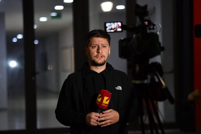 Салиу по нападот од извршителката Јакимовска: Ме изгреба, физички ме нападна и ми го скина кабелот на микрофонот