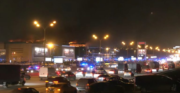 Најмалку 40 загинати во нападот во Москва: „Излезната врата беше заклучена, побегнавме во подрум“