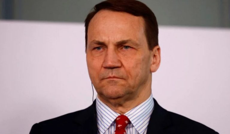 Полскиот министер Шикорски: Бараме објаснување како руските ракети влегуваат во нашиот воздушен простор