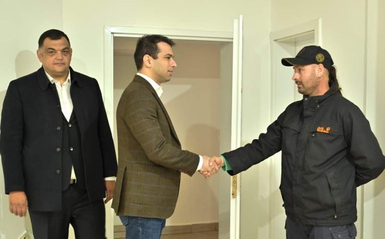 Бочварски: Драго ми што го решивме станбеното прашање на семејството Грозданов од Кочани, ова е заедничка акција на општеството