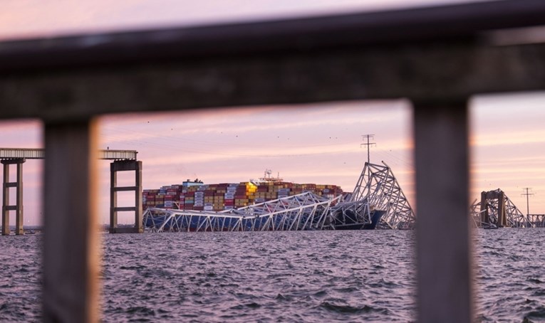 Откриено зошто бродот удрил во мостот во Балтимор