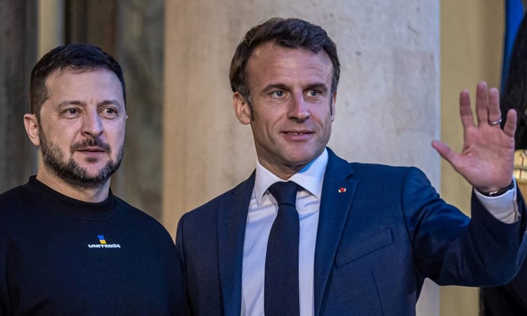 Франција: Испраќаме уште оклопни возила и проектили во Украина