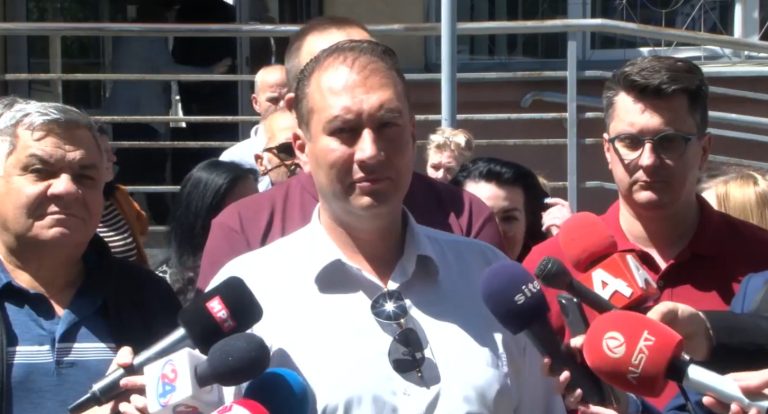 Талат Џафери, директорите и УО на Фондот за здравство да си го загреат столчето, платите да се усогласат или генерален штрајк од 1 јуни, најави Синдикатот