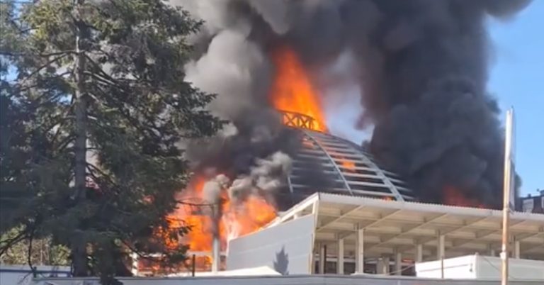 Можно е пожарот да бил предизвикан од стар кабел или инсталација, рече сопственикот на фирмата што ја реконструира Универзалната сала