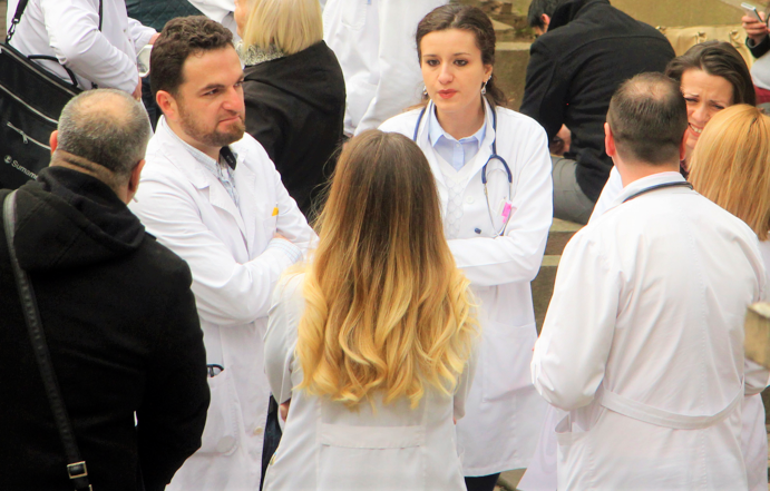 Владата: Уште еден чекор кон унапредување на статусот на специјализантите, нивните права и обврски да се уредат со закон